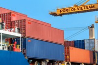 Ngành công nghiệp, bất động sản công nghiệp Việt Nam đang được hưởng lợi. Ảnh: Shutterstock.