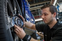 Nhà máy của Rolls-Royce tạm nghỉ 2 tuần vì Covid-19