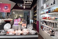 Giá thuê giảm, tỷ lệ trống tăng, lượng khách giảm nghiêm trọng là những khó khăn các doanh nghiệp ngành bán lẻ đang phải đối mặt. Ảnh: Thành Nguyễn.