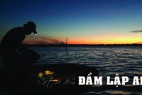 Cất rớ đêm trên Đầm Lập An