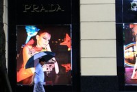 Việt Nam đang là điểm đến của nhiều thương hiệu thời trang, hãng bán lẻ lớn của thế giới. Ảnh: Thành Nguyễn.