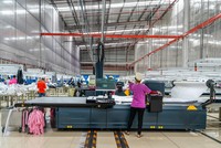 Các nhà máy, xí nghiệp trong cả nước đang dần trở lại guồng quay quen thuộc thường nhật. Ảnh: Shutterstock.