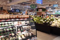 Ngành bán lẻ đang đứng trước nhiều cơ hội phục hồi. Ảnh: Thành Nguyễn.