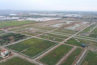 Giá đất nền vẫn tăng bất chấp mức độ quan tâm suy giảm. Ảnh: Dũng Minh.