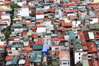 Hà Nội chật chội. Ảnh: Thành Nguyễn.