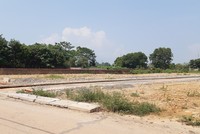 Sau thời gian dài sốt đất, nhiều khu đất tại Hoà Lạc (Hà Nội) đang "bất động" và không có giao dịch. Ảnh: Thành Nguyễn.