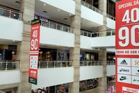 Các trung tâm bán lẻ đang đứng trước đòi hỏi thay đổi phương pháp tiếp cận để phục vụ khách hàng tốt hơn. Ảnh: Thành Nguyễn.