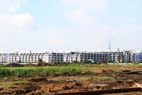 Thị trường nhà liền thổ đang diễn ra xu hướng ly tâm và tích hợp tiện ích vào các đô thị lớn. Ảnh: Bình Minh.