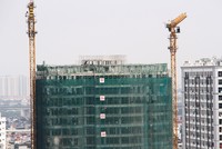 Hà Nội đang thiếu nguồn cung căn hộ bình dân. Ảnh: Bình Minh.