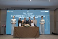 Đại diện HDMon Group và Indochina Capital tại lễ ký kết.