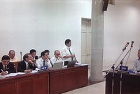 Các luật sư bào chữa tại tòa (Ảnh chụp qua màn hình)