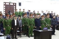 Cac bị cáo tại phiên tòa sơ thẩm