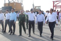 Phó Thủ tướng Trương Hòa Bình thăm và làm việc với Cảng quốc tế Long An 