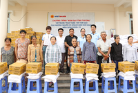 100 tấn gạo từ Vietbank được trao tặng đến các gia đình gặp khó khăn