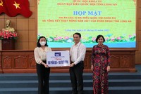 Tập đoàn TTC trao tặng 900 phần quà và 180.000.000 đồng nhằm kịp thời động viên cho các gia đình trên địa bàn tỉnh Long An đón một mùa xuân mới ấm cúng, vui tươi, hạnh phúc