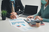 Chiếm tới 90% tổng số doanh nghiệp trên cả nước, SME đang bị ảnh hưởng nặng nề trong bối cảnh kinh tế đầy biến động