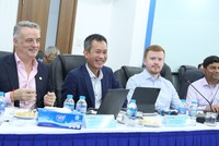 Nhóm chuyên gia đến từ mạng lưới toàn cầu của KPMG (từ trái sang): Ông Antony Ruddenklau – Trưởng Bộ phận FinTech Toàn cầu, Trưởng Khối Dịch vụ Tài chính, KPMG Singapore; Ông Phạm Đỗ Nhật Vinh – Trưởng Khối Tư vấn Ngành Tài chính – Ngân hàng, KPMG Việt Nam; Ông Dan Marsh – Phó Giám đốc – Trưởng Bộ phận Trung tâm Ngân hàng Số Toàn cầu, KPMG Toàn cầu; Ông Saurabh Shukla – Trưởng Bộ phận Hiện đại hóa Core Banking Toàn cầu, KPMG Úc.