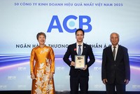 ACB lần thứ 9 liên tiếp được vinh danh trong bảng xếp hạng “50 công ty kinh doanh hiệu quả nhất Việt Nam”.