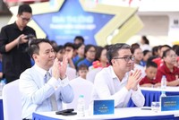 Ông Nguyễn Tường Lâm - Bí thư Trung ương Đoàn Thanh niên, Chủ tịch Hội Liên hiệp Thanh niên Việt Nam và Ông Lê Trí Thông - Phó chủ tịch HĐQT, Tổng giám đốc PNJ tại sự kiện sáng nay