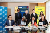 Ông Trần Khải Hoàn - Thành viên HĐQT kiêm Quyền Tổng giám đốc Nam A Bank và đại diện Lãnh đạo cấp cao IFC ký kết hợp tác.