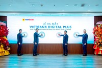 Đại diện Ban Lãnh đạo Vietbank và Đại diện Ban Lãnh đạo VNPAY thực hiện nghi thức kích hoạt, chính thức ra mắt Vietbank Digital Plus