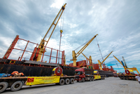 Hoa Sen (HSG) xuất khẩu lô hàng lớn, 50.000 tấn tôn vào châu Âu và châu Mỹ