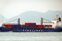 Năm 2014, Tổng công ty Hàng hải Việt Nam (Vinalines) nợ ngân hàng và các tổ chức tín dụng hơn 32.000 tỷ đồng.