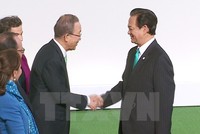Tổng Thư ký Liên hợp quốc Ban Ki Moon đón Thủ tướng Nguyễn Tấn Dũng. (Ảnh: Vietnam+)