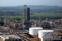 nhà mày lọc dầu Dung Quất