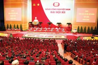 Các đại biểu dự Đại hội đều thống nhất quan điểm, Việt Nam phải tiếp tục đổi mới mạnh mẽ hơn nữa, hiệu quả hơn nữa nếu không muốn tụt lại phía sau