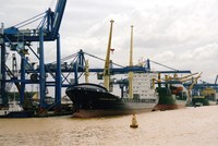 Xuất siêu 1 tỷ USD, đừng vội mừng