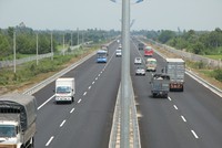 Như vậy, mức phí áp dụng đối với xe loại 5 trên đường cao tốc Hà Nội – Hải Phòng nếu thu đúng, thu đủ có thể lên tới 10.660 đồng/km.