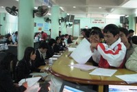 Dự thảo Luật Thuế xuất khẩu, thuế nhập khẩu (sửa đổi) đã bổ sung một số trường hợp cụ thể được miễn thuế, chuyển từ đối tượng hoàn thuế sang đối tượng miễn thuế. Trong ảnh: hoạt động nghiệp vụ tại Chi cục Hải quan đầu tư, gia công - Cục Hải quan Hải Phòng