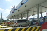 Chủ tịch Hiệp hội Vận tải ô tô Việt Nam cho rằng kiến nghị Nhà nước nên xem xét lại giá phí đường BOT, cự ly các trạm BOT .