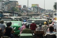 Xe khách nhồi hơn 100 người, đường sắt, hàng không “cháy” vé