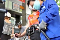 Petrolimex lãi lớn vì giá dầu ổn định ở mức thấp, các nhiên liệu bay, vận tải cho lợi nhuận lớn.