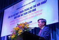 Đại học Tôn Đức Thắng là trường đầu tiên ông Vinh làm diễn giả sau khi thôi chức Bộ trưởng Bộ KH&ĐT