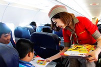 Nhân ngày 1/6, Vietjet tặng hành khách nhí triệu nụ cười
