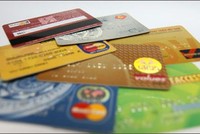 Tạm giữ hai đối tượng người Trung Quốc dùng thẻ ATM giả rút tiền