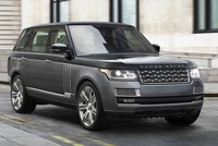 Xe sang nhập khẩu diện biếu tặng ở các cục hải quan địa phương bị Tổng cục Hải quan phát hiện chênh giá nhau lớn.