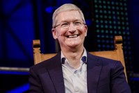 Sau 5 năm làm CEO của Apple, Tim Cook kiếm được số cổ phiếu trị giá 373 triệu USD tính theo giá thị trượng ngày hôm qua