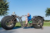 Thử sức với chiếc xe đạp 2 bánh khổng lồ nặng gần 950kg