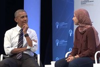 Mai Medhat (phải) trao đổi cùng Tổng thống Barack Obama (trái) tại GES 2016 - Ảnh chụp Youtube