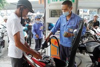 Xăng tiếp tục tăng giá từ 15h