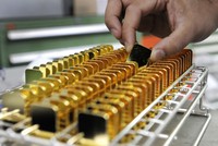 Sáng ngày 24/9, giá vàng giảm mạnh ngay sau khi tăng