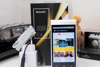 Smartphone 2 màn hình giá hơn 4 triệu đồng sắp ra mắt tại Việt Nam