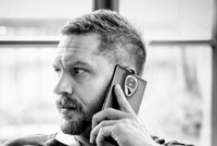 Nam tài tử Tom Brady là đại sứ cho thương hiệu điện thoại xa xỉ Solarin.