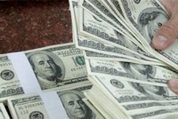 Sáng 21/11, tỷ giá USD vẫn nóng, giá vàng trong nước đi ngang