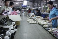 Giầy Thượng Đình chào sàn HNX giá 44.000 đồng