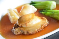 Bào ngư Úc 9 triệu đồng/kg: Nhà giàu Việt dưỡng sức chơi Tết